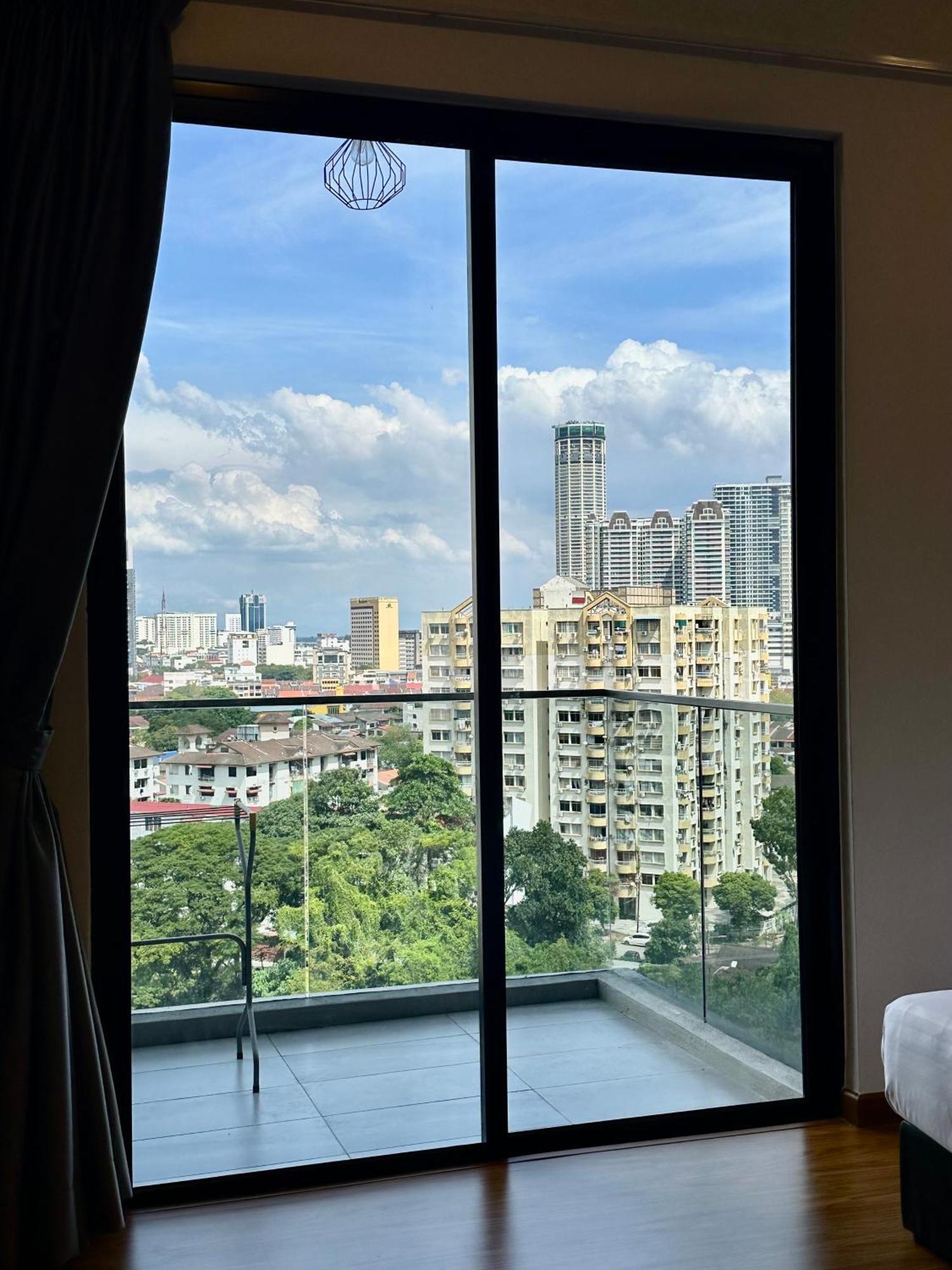 Beacon Executive Suite - City View - By Iz ジョージタウン エクステリア 写真