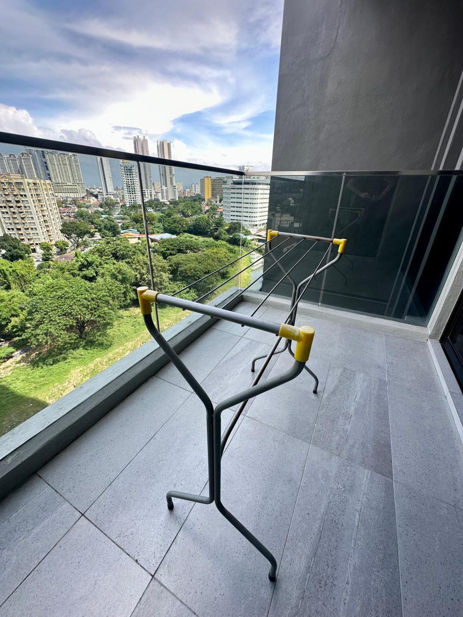 Beacon Executive Suite - City View - By Iz ジョージタウン エクステリア 写真